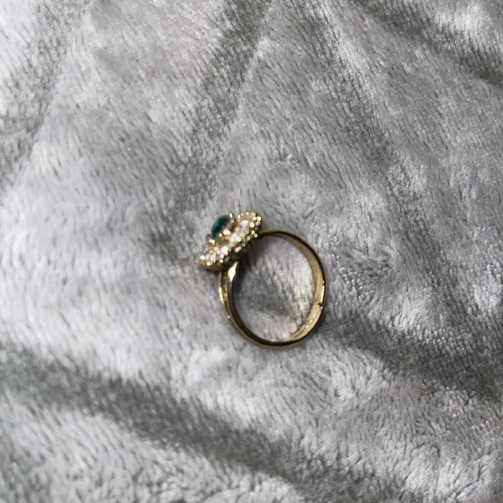 Emerald ring - Picture 2 of 2